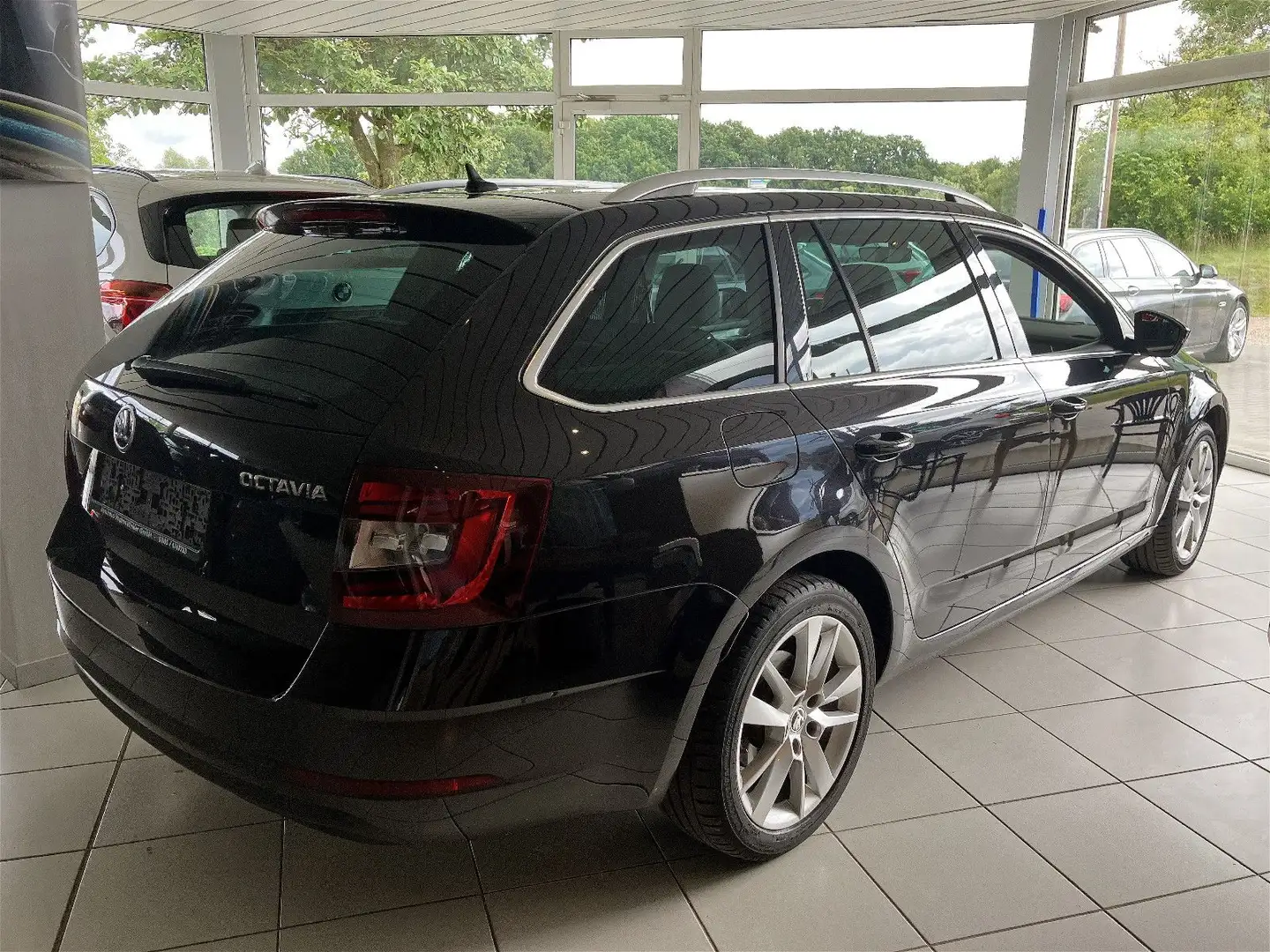 Skoda Octavia Combi Style/Premium Edition/Garantie/LED Zwart - 2