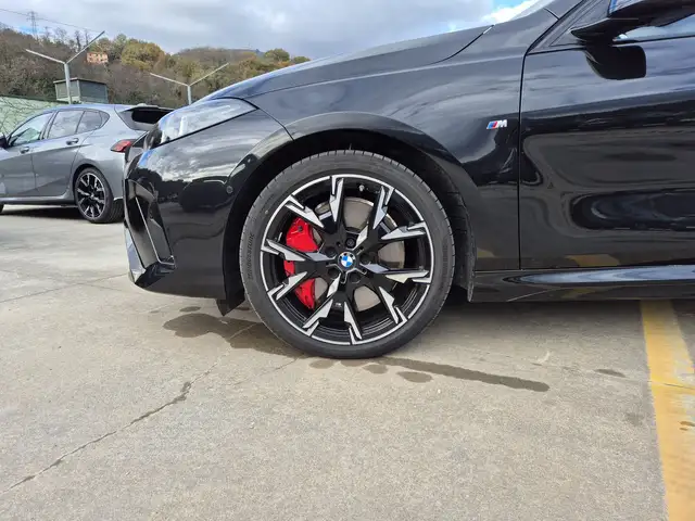 BMW 1 Series view 13