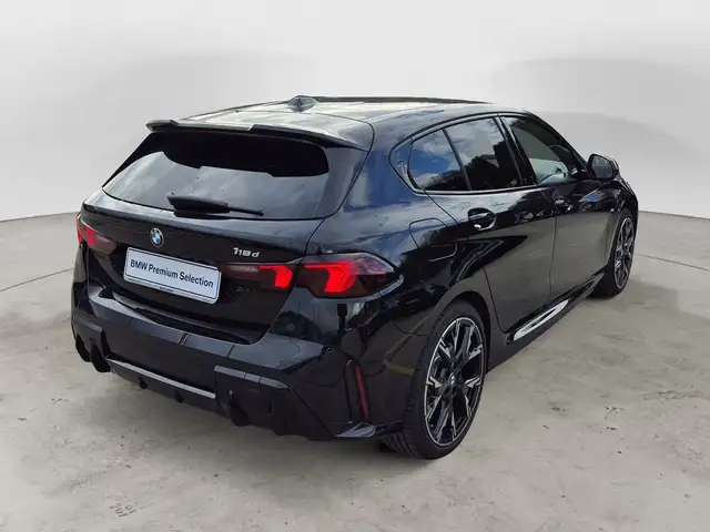 BMW 1 Series view 4