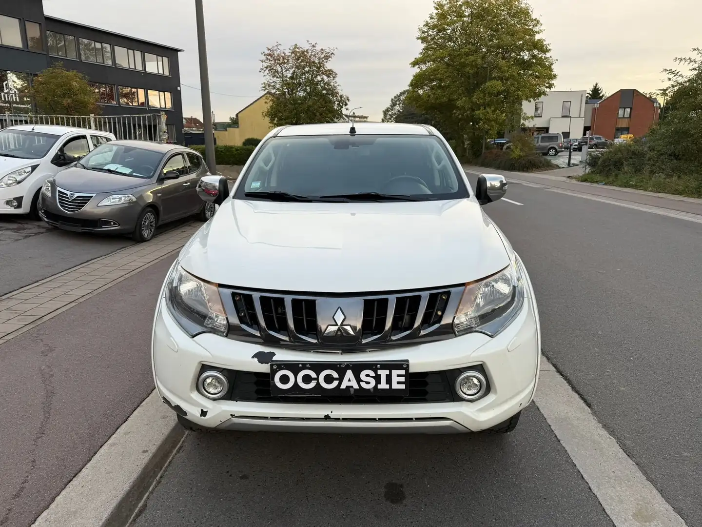 Mitsubishi L200 2.4 DI-D 4WD Intense - 2