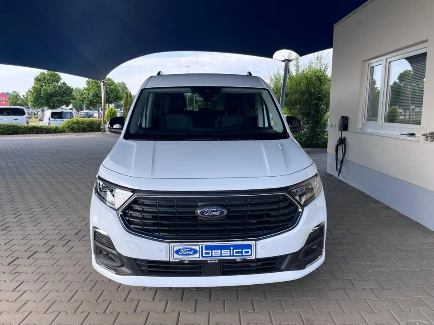 Ford Grand Tourneo Titanium PHEV+LED+PDC+BLIS Weiß - 2