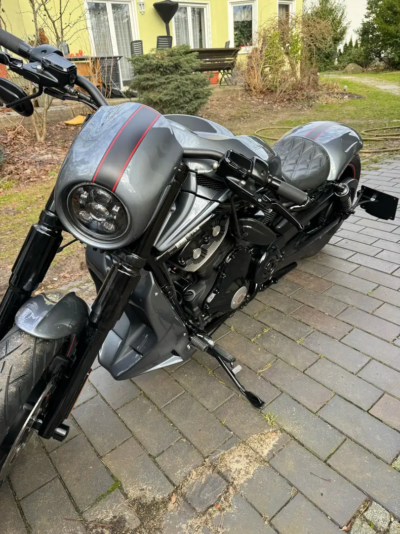 Harley-Davidson VRSC Night Rod komplett Umbau Šedá - 1