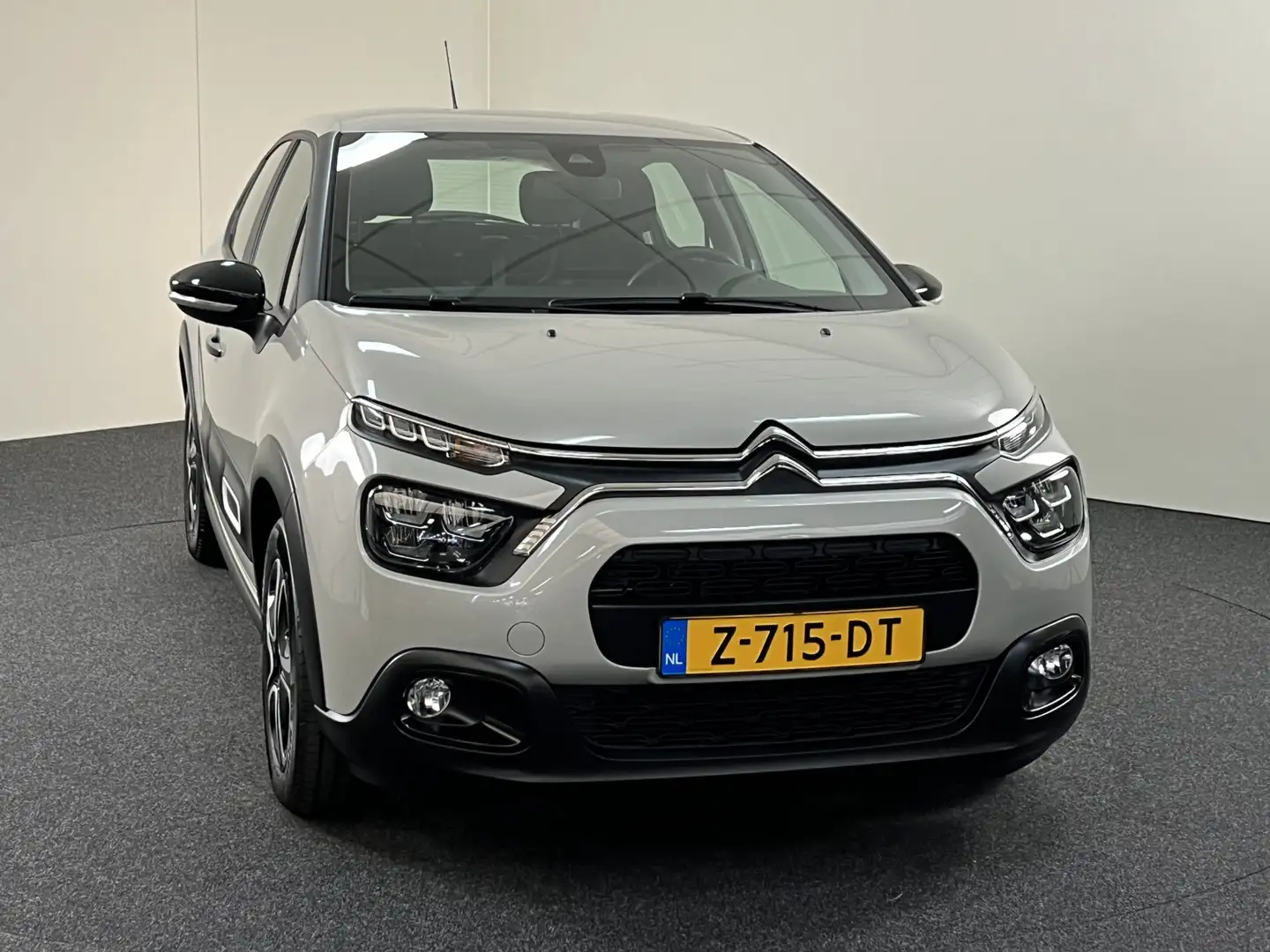 Citroen C3 1.2 PureTech C-Series van december 2022 airco, app Gris - 2
