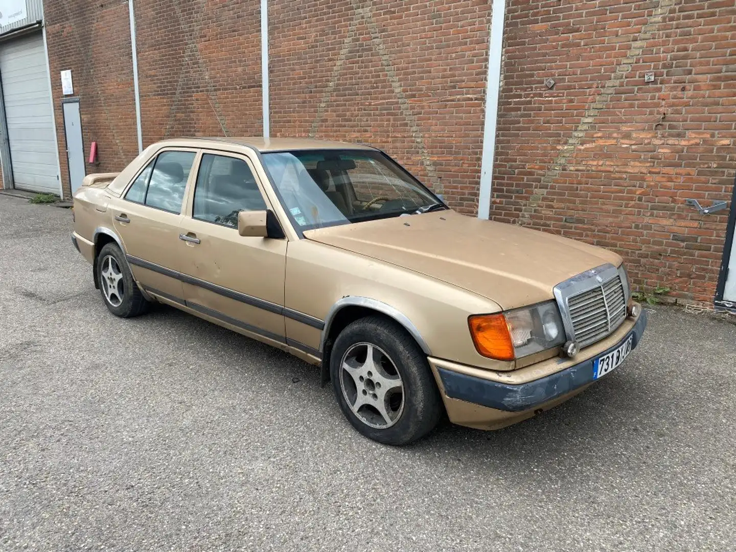 Mercedes-Benz 250 250D, Oldtimer! Opknapper! Beige - 1
