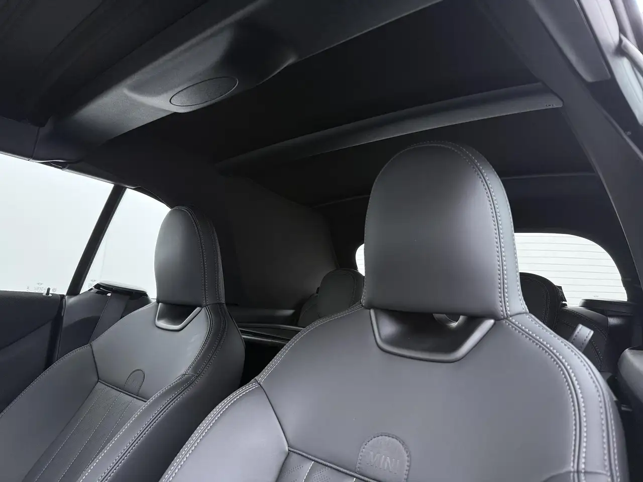 MINI Cooper C Cabrio 2026 — фото 14