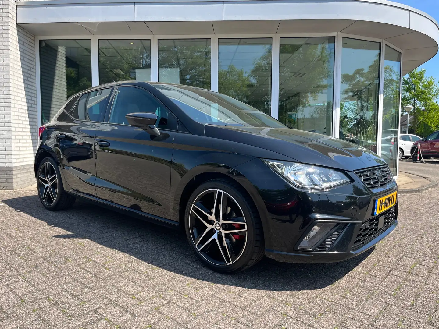 SEAT Ibiza 1.0 TSI Style Business Intense crna - 2