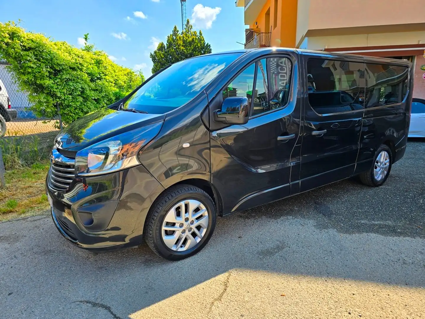 Opel Vivaro VIVARO-B 1.6 140 CV 9 POSTI CON DOPPIA PORTA Grigio - 1