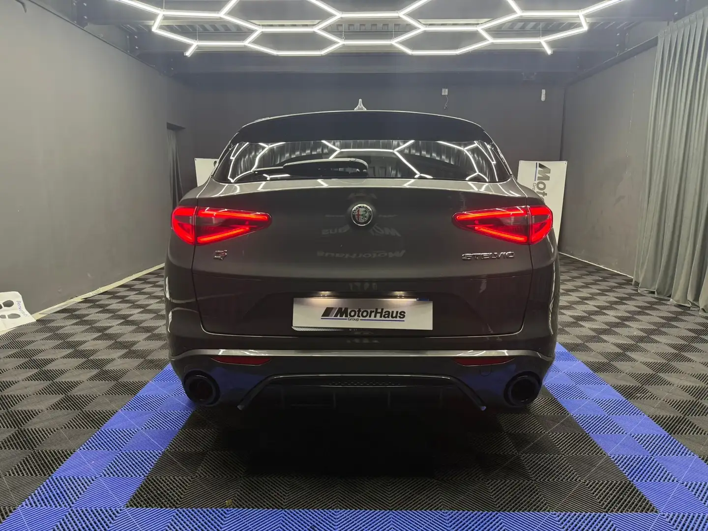 Alfa Romeo Stelvio 2.2 Veloce Q4 210cv Grigio - 2