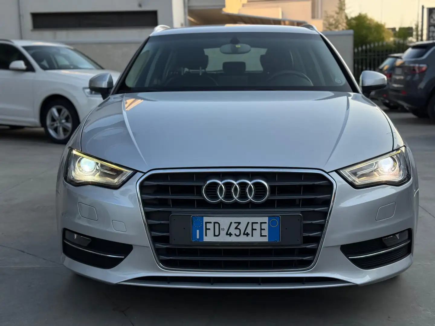 Audi A3 A3 Sportback 1.6 tdi 105 cv/CINGHIA DISTRI/PELLE/ Zilver - 2