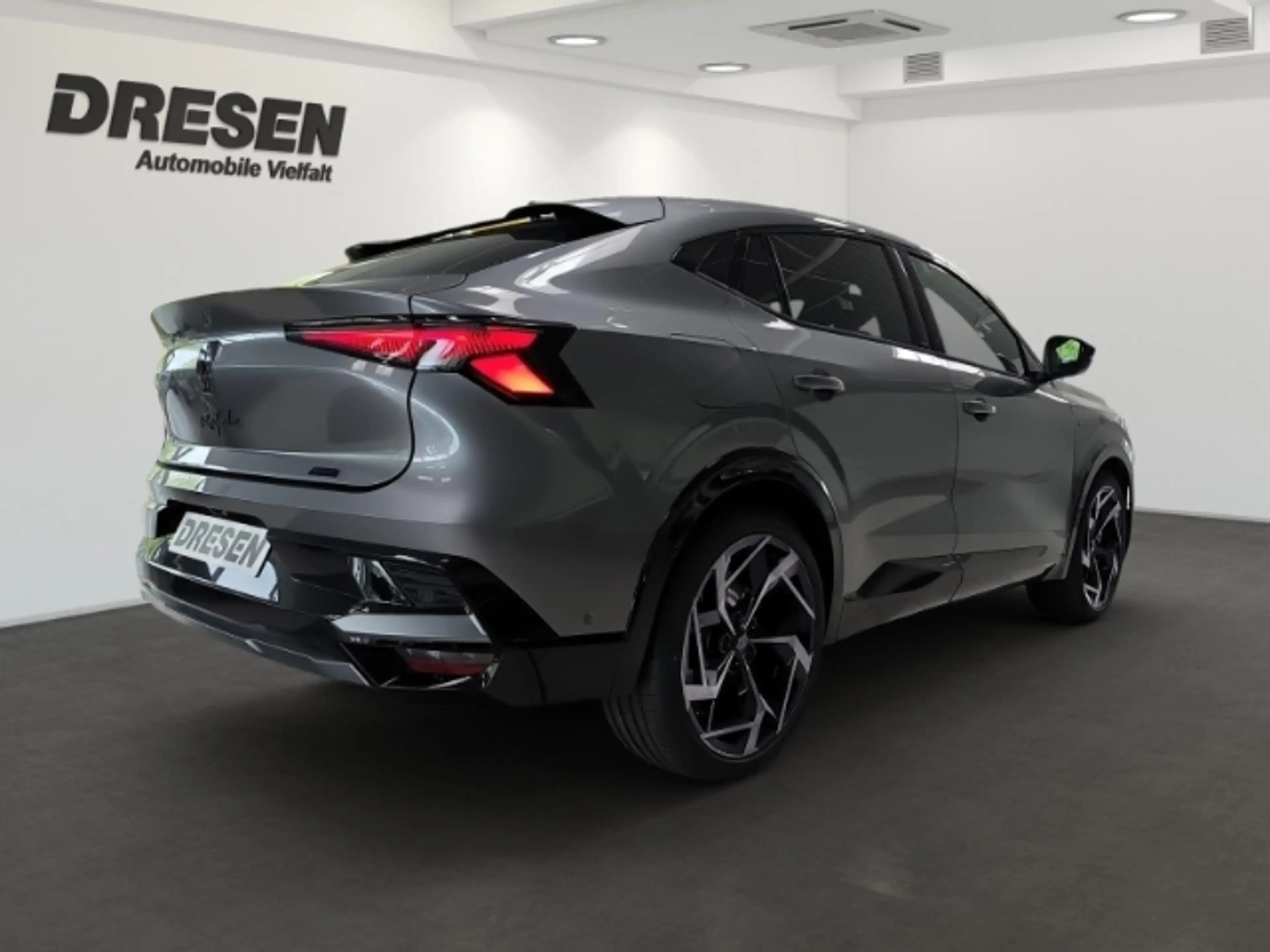Renault Rafale Plug-in Atelier Alpine Hyper Hybrid E-Tech 4x4 300 — photo 3