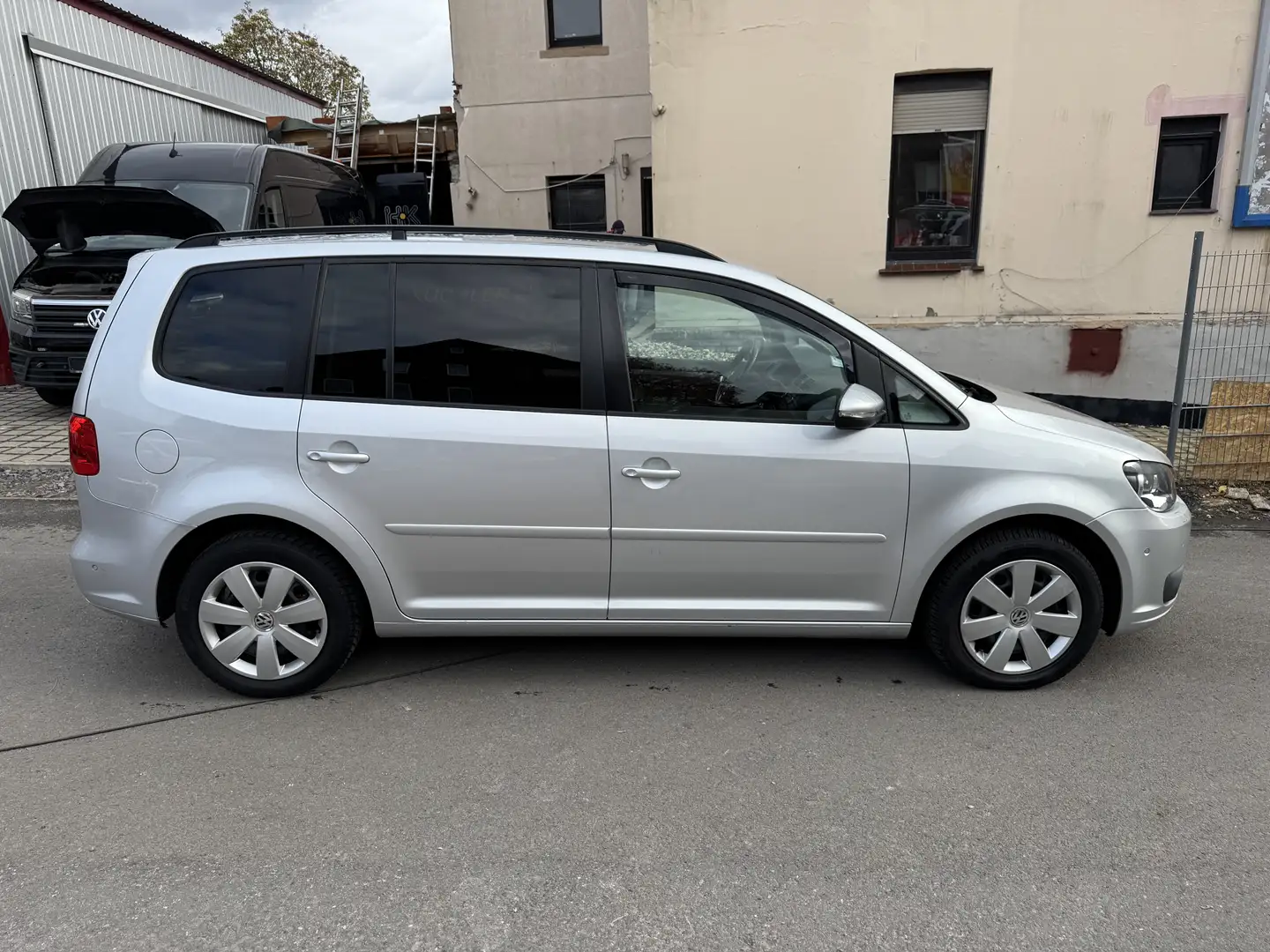 Volkswagen Touran Comfortline BMT Grau - 2