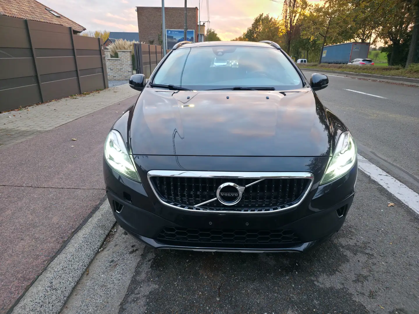 Volvo V40 Cross Country 2.0 D2 1°EIG. IN PERFECTE STAAT MET VEEL OPTIES Noir - 2