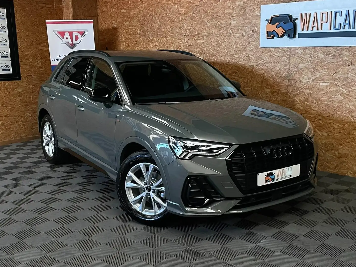 Audi Q3 S-Line 1.5i navi*cuir*sièges cuir chauffants Gris - 1