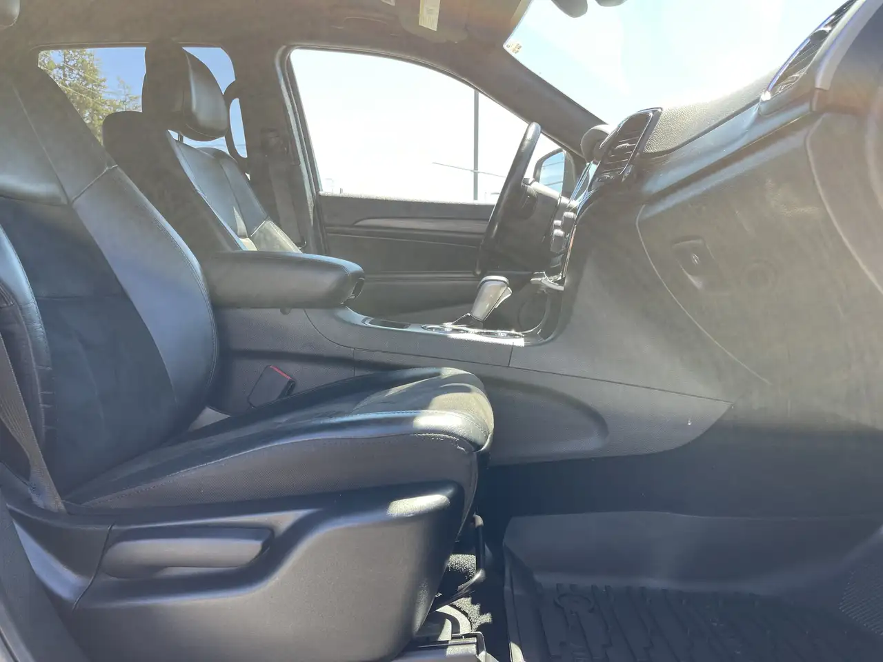 Jeep Grand Cherokee photo Jeep Grand Cherokee