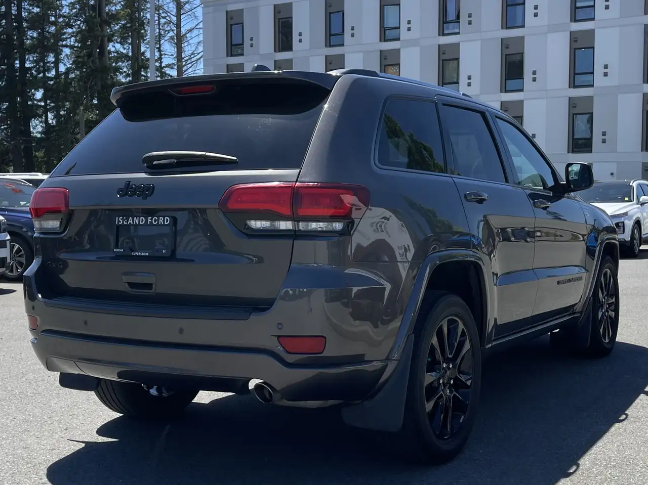 Jeep Grand Cherokee photo Jeep Grand Cherokee