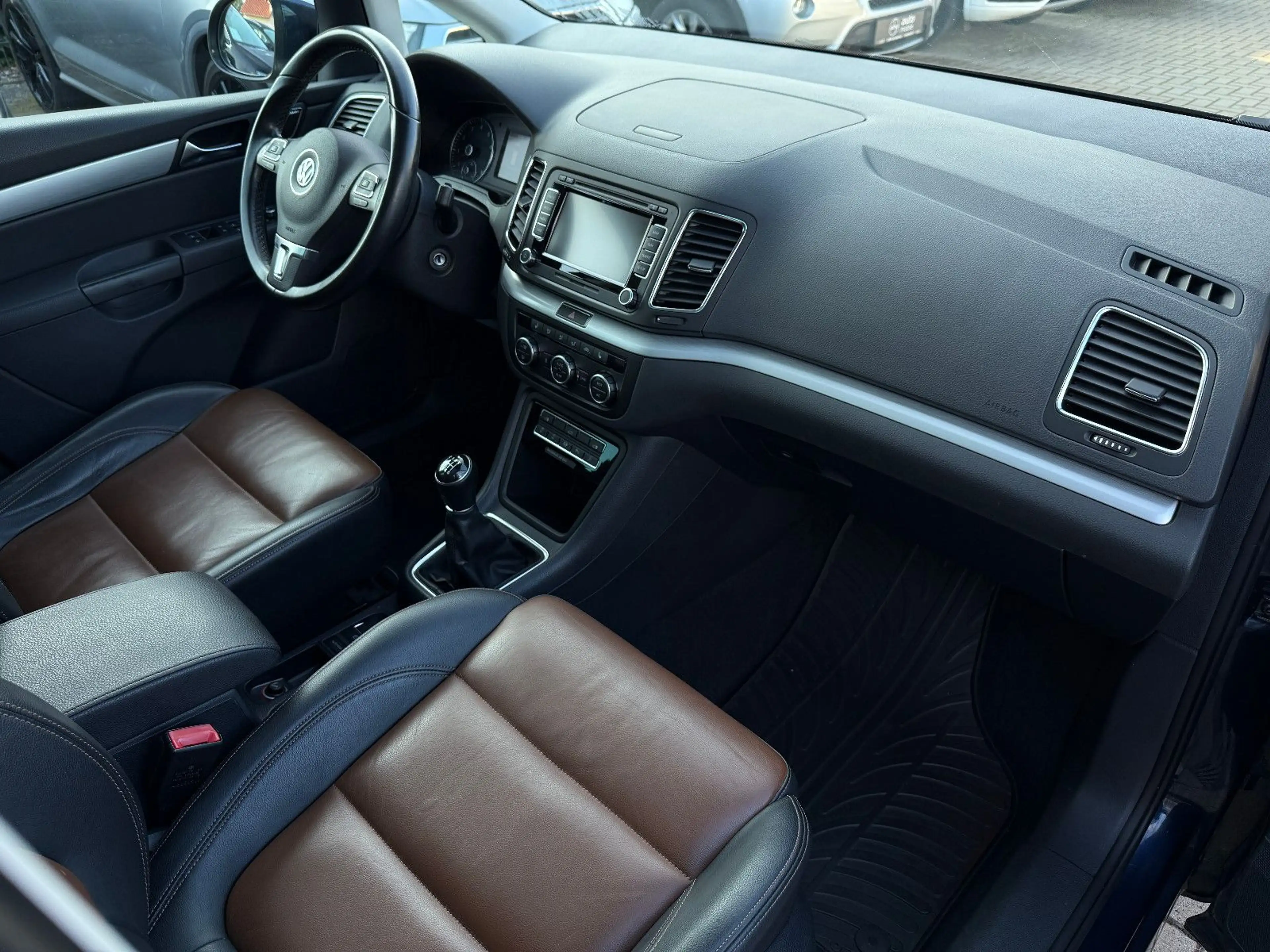 Volkswagen Sharan 1,4 TSI Highline, Kamera, Leder, TÜV neu — photo 17