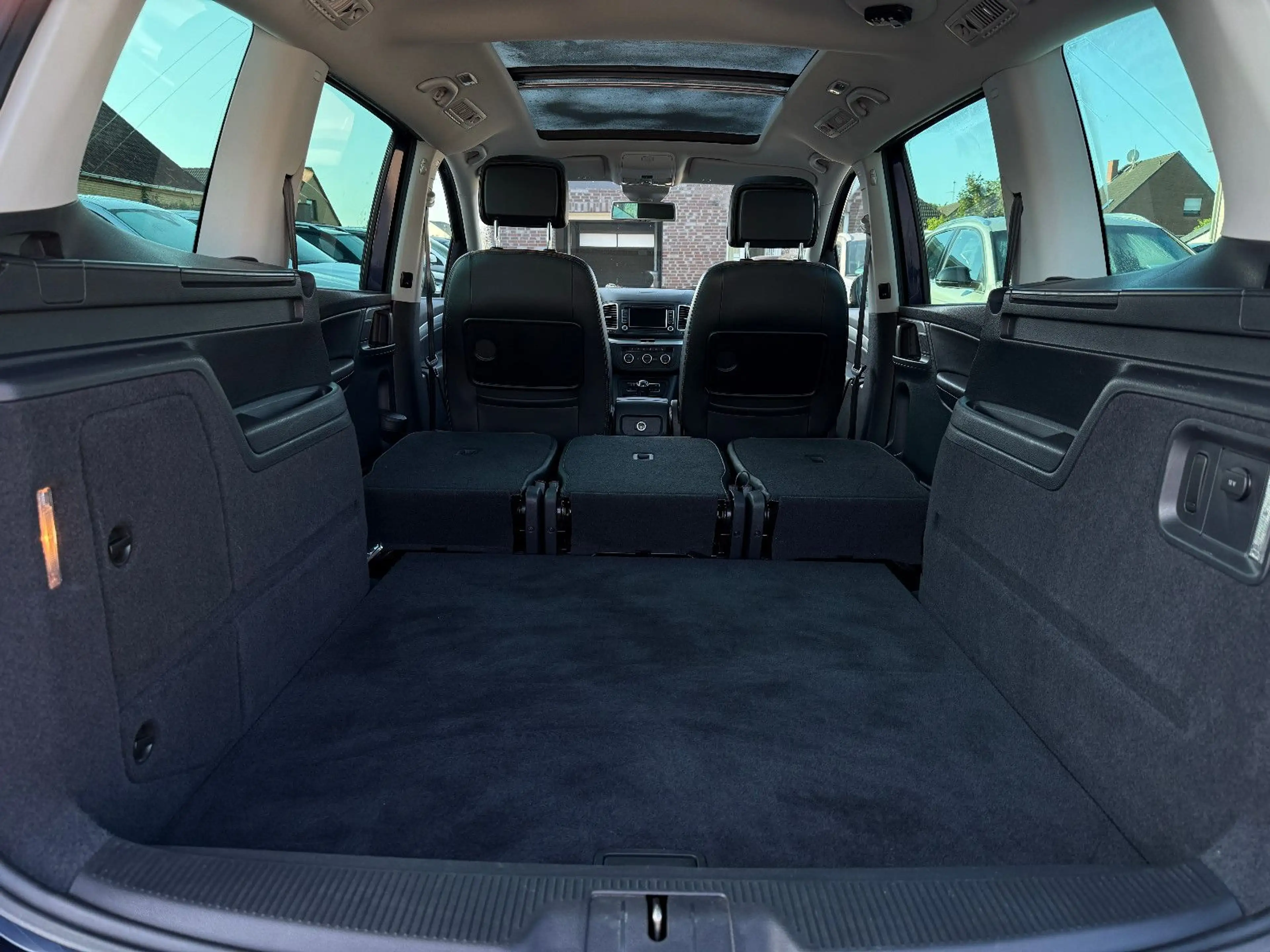 Volkswagen Sharan 1,4 TSI Highline, Kamera, Leder, TÜV neu — photo 11