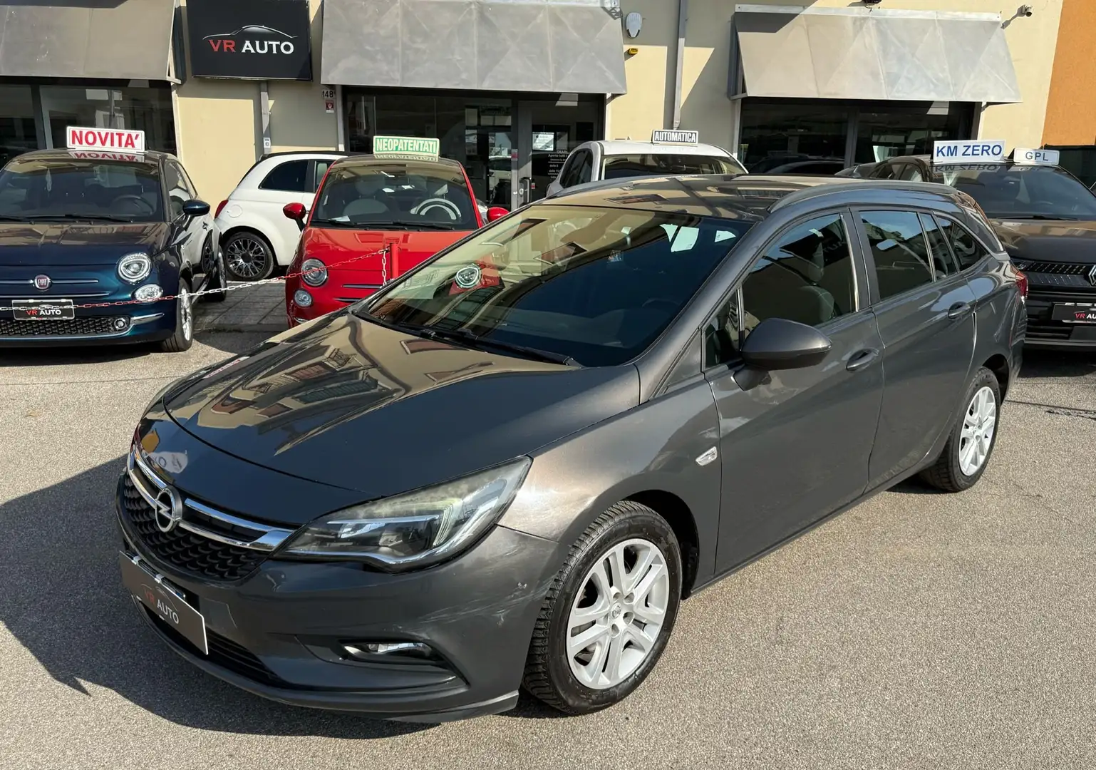 Opel Astra Sports Tourer 1.6 cdti Cosmo - 1