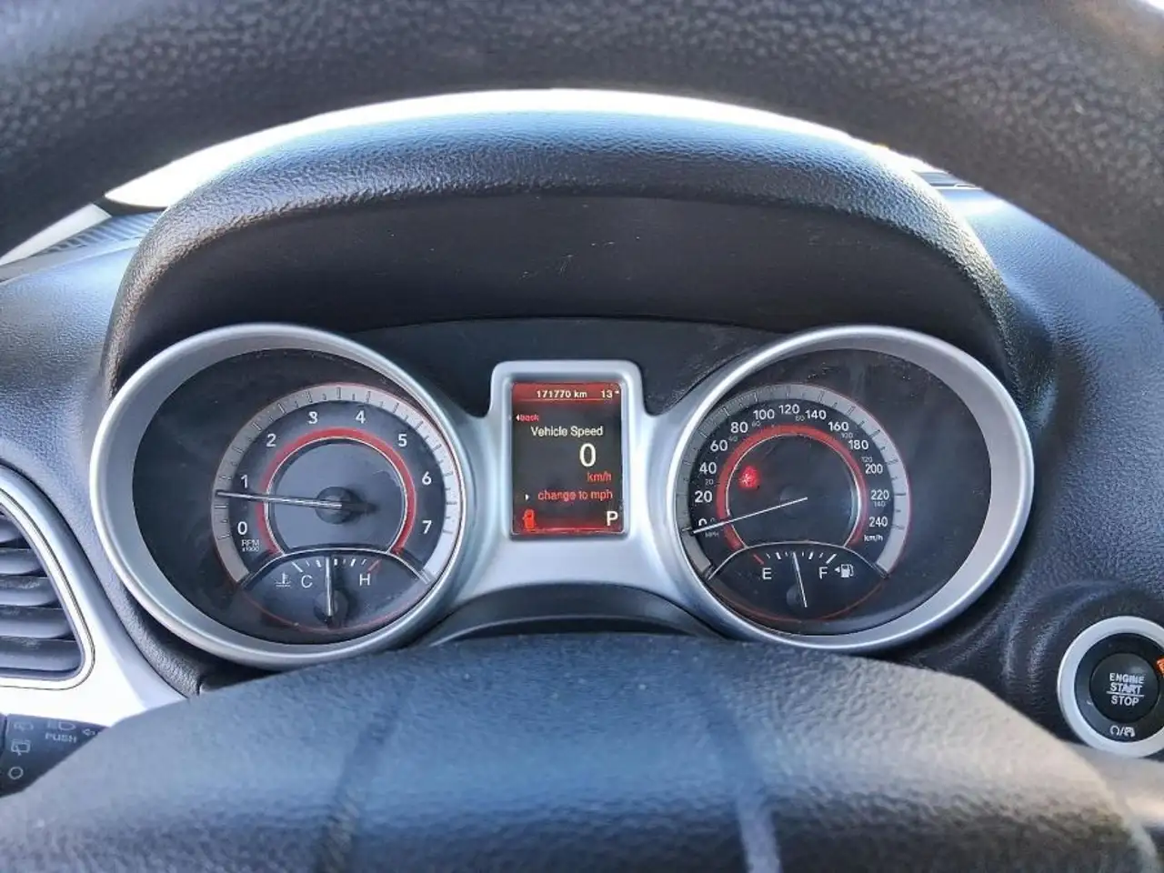 Dodge Journey снимка Dodge Journey