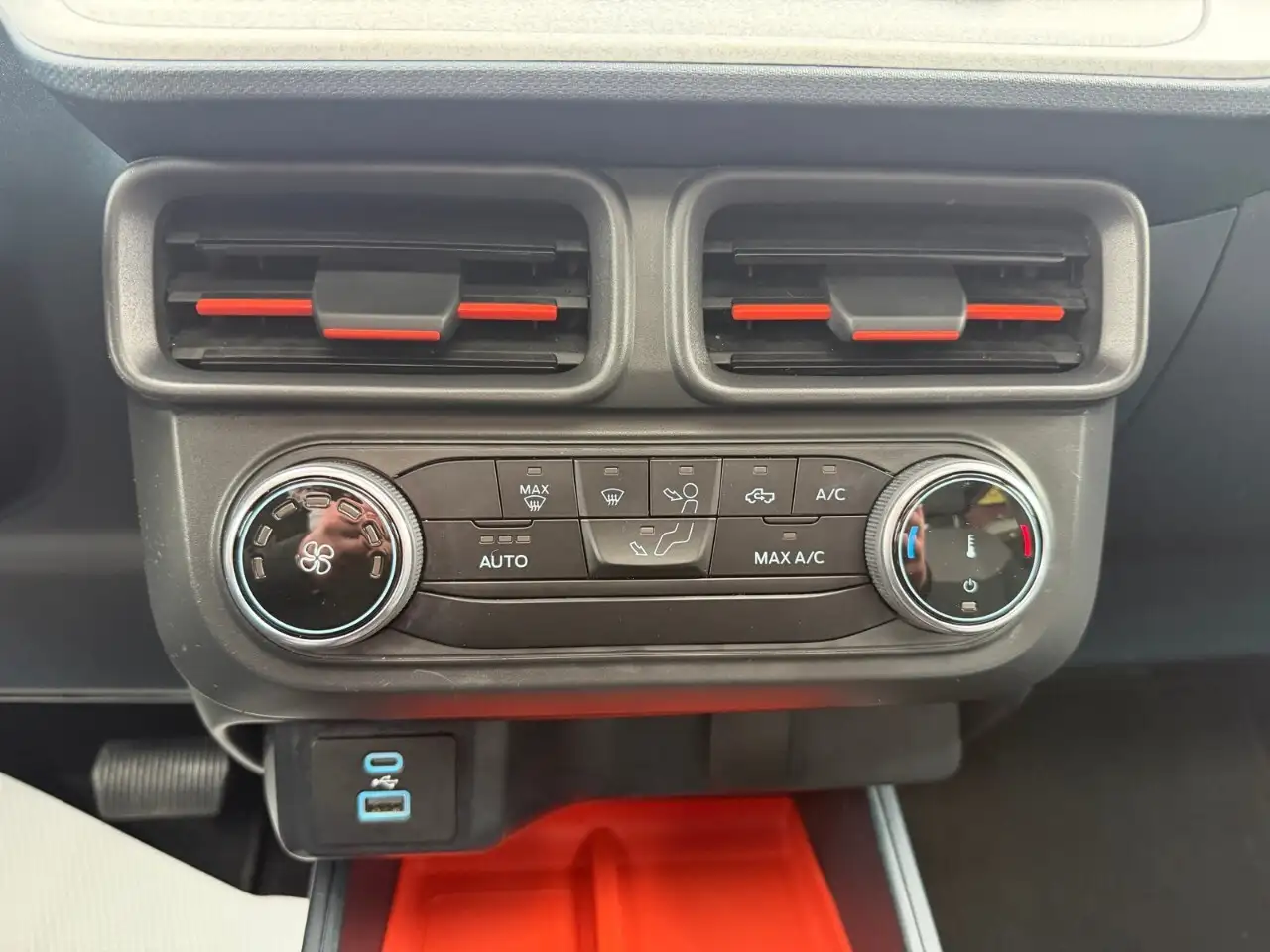 Ford Maverick снимка Ford Maverick