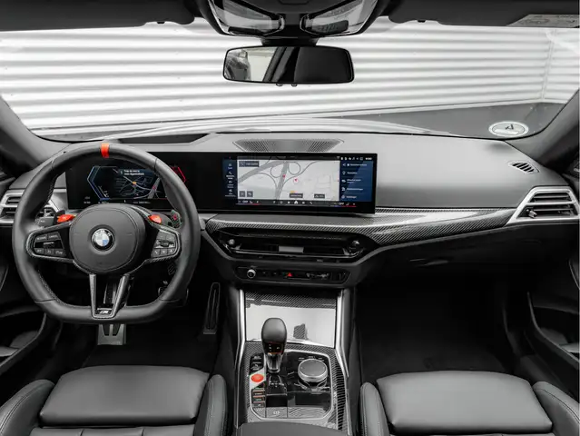 BMW M2 view 3