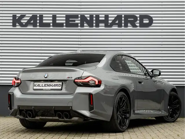 BMW M2 view 2