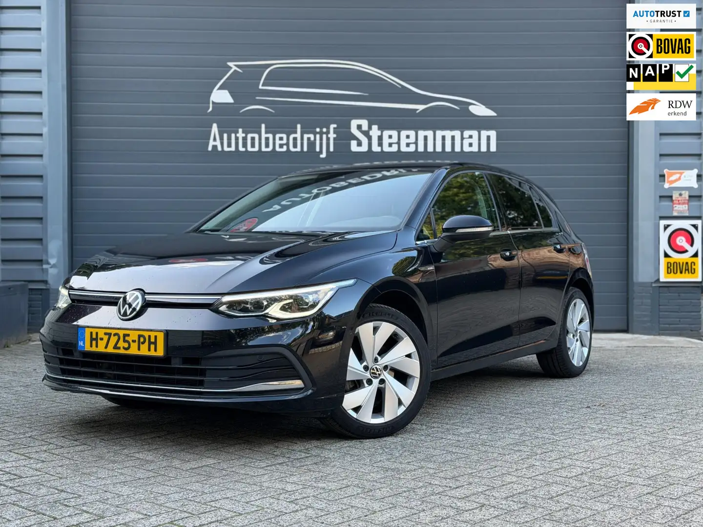 Volkswagen Golf 1.5 TSI Style | Massage | Sfeerverl. | Carplay Zwart - 1