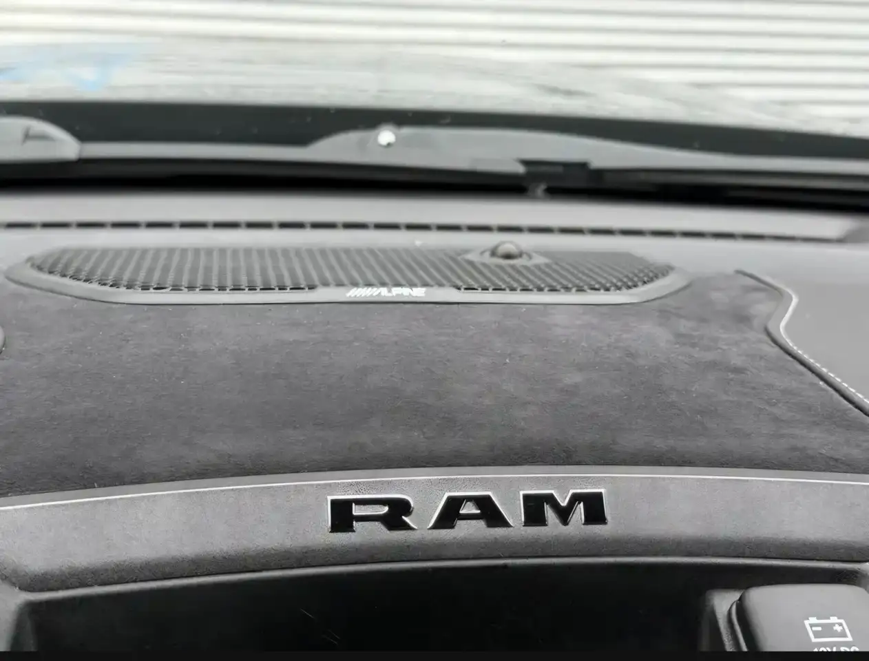 Dodge RAM 2022 — фото 11