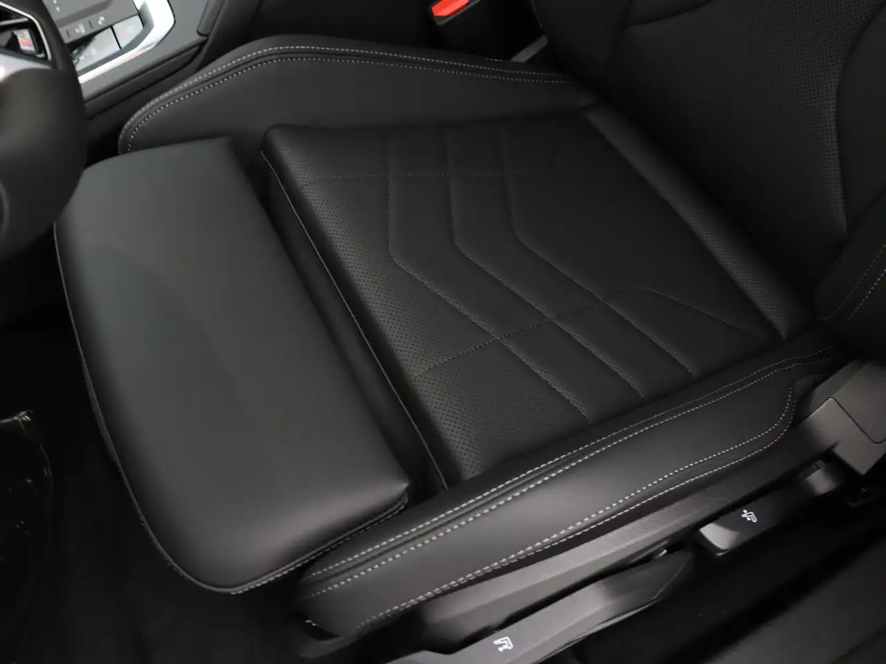 BMW 1 Series 2026 — фото 15