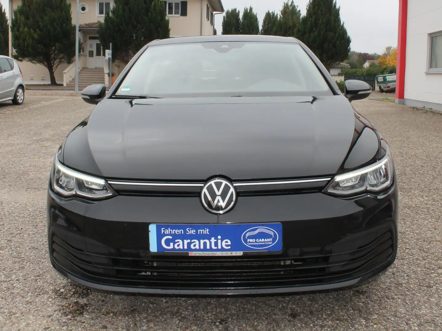 Volkswagen Golf 2,0TDI DSG Life Navi Klimaautomatik Schwarz - 2