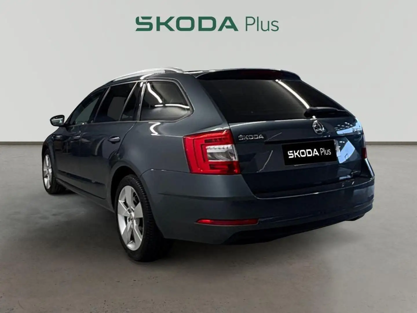 Skoda Octavia Combi 1.6TDI CR Ambition DSG Gris - 2