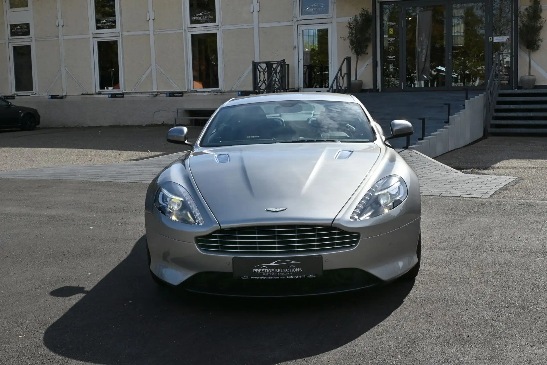 애스턴마틴 DB9 Coupe 2016 은색 사진 4