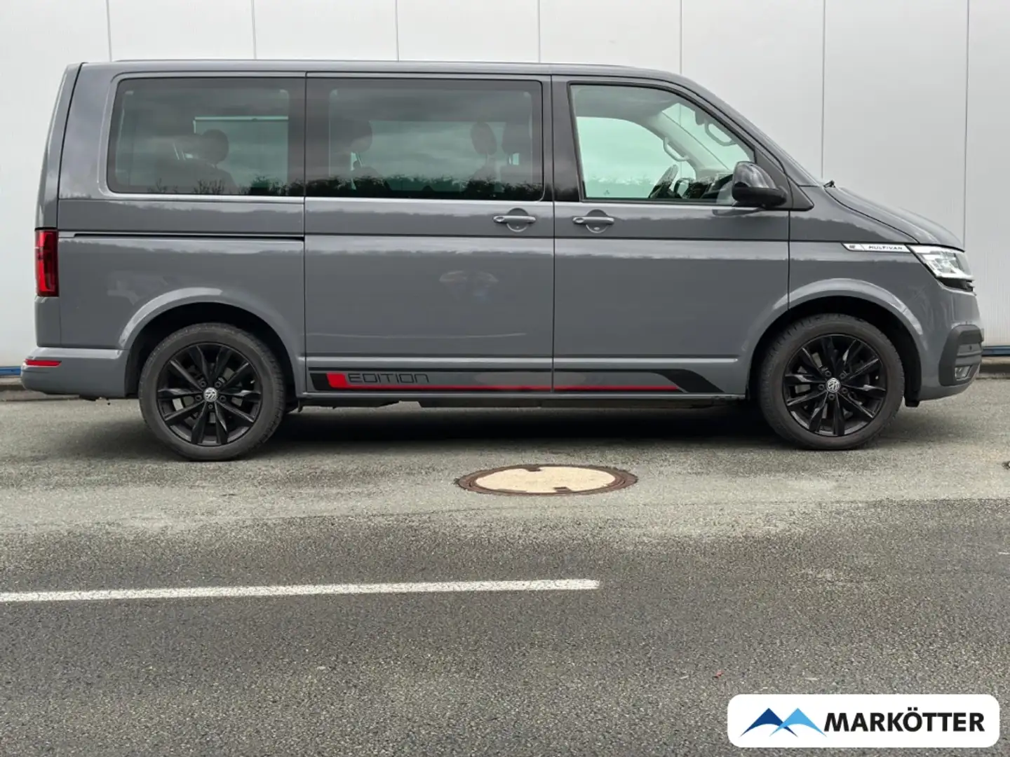 Volkswagen T6.1 Multivan Edition AHK/ACC/Totwinkl. Grau - 2