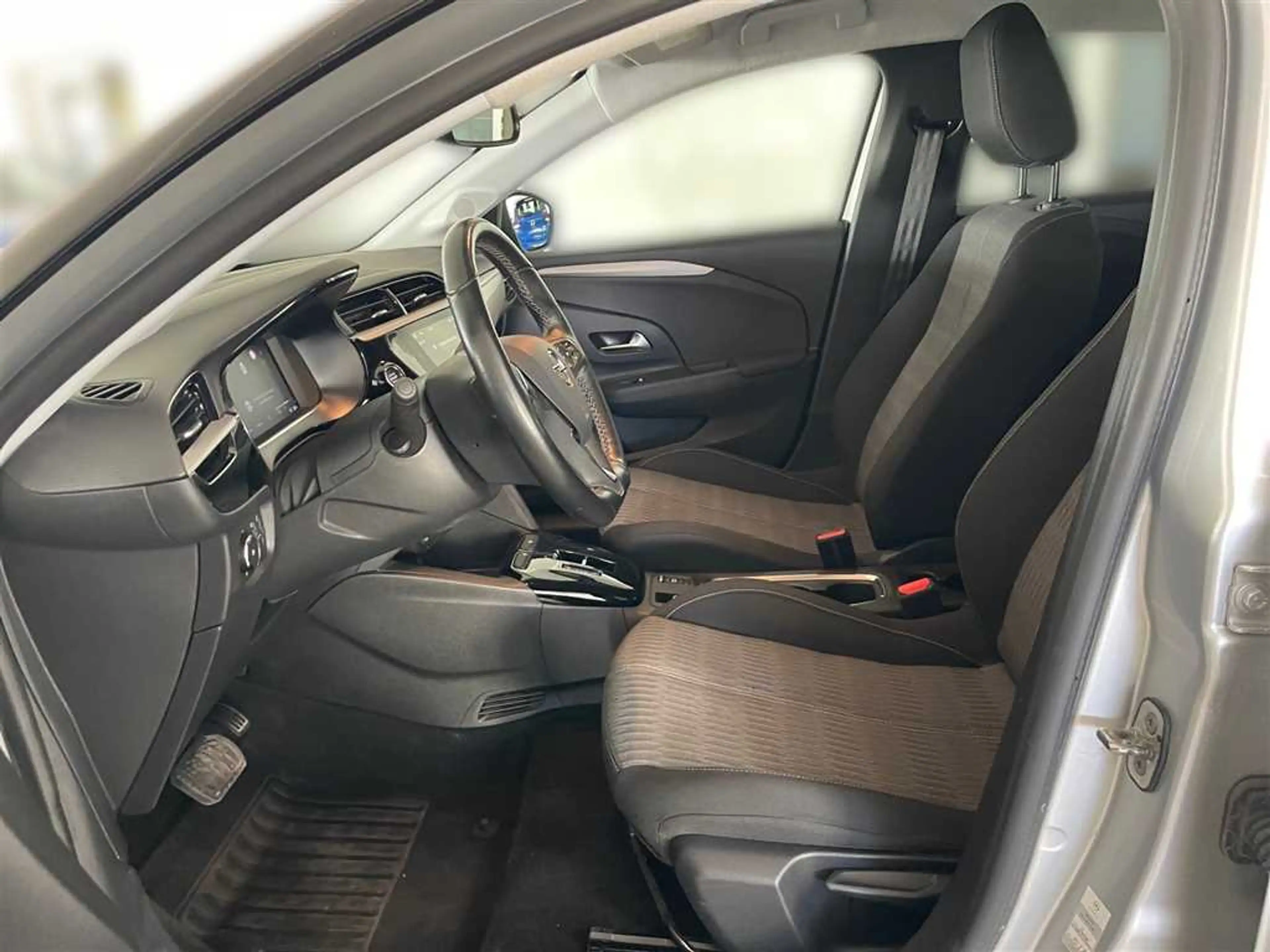 Opel Corsa -e Edition Klimaaut. PDC SHZ Kamera 7KW-OPC — photo 16