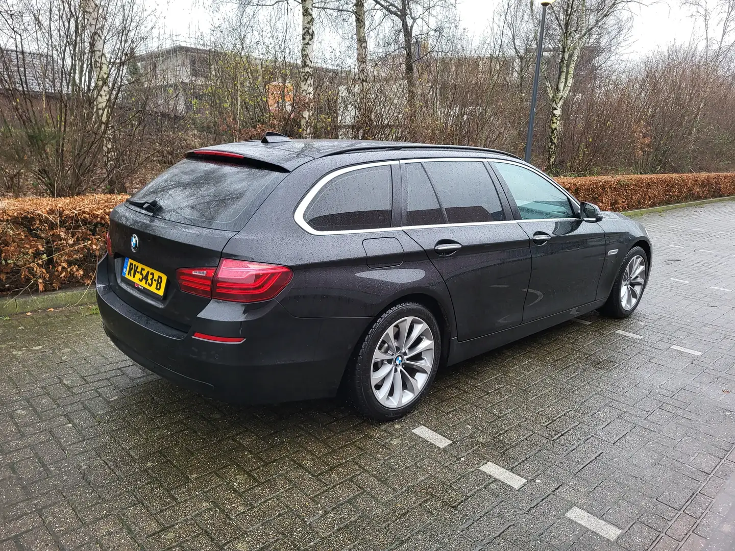 BMW 520 i High Executive Zwart - 2