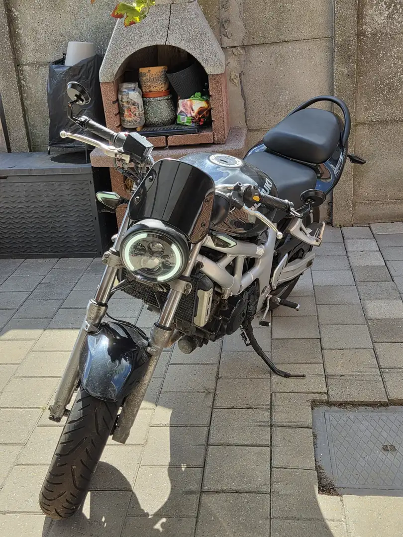 Suzuki SV 650 Suzuki sv650 bj 03/1999. Noir - 1