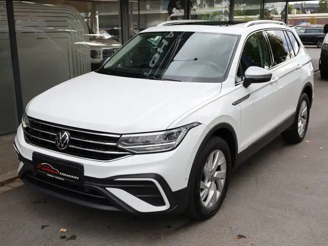 Volkswagen Tiguan Allspace view 6
