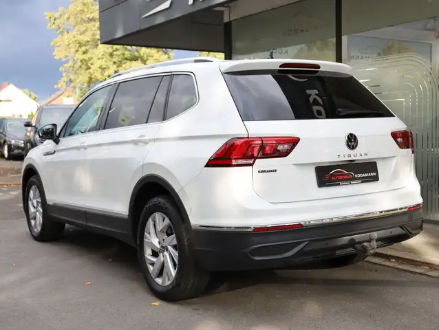 Volkswagen Tiguan Allspace view 8