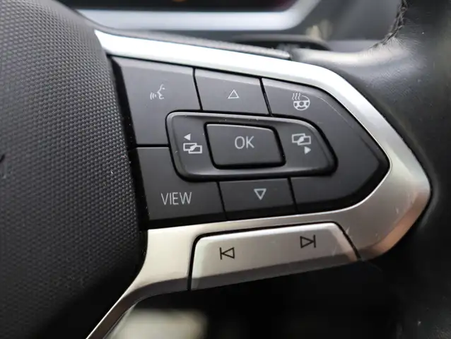 Volkswagen Tiguan Allspace view 22