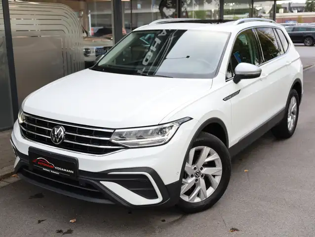 Volkswagen Tiguan Allspace view 2