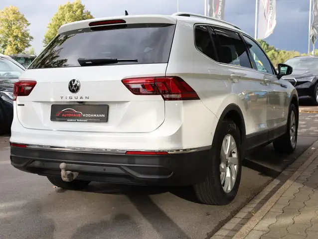 Volkswagen Tiguan Allspace view 11