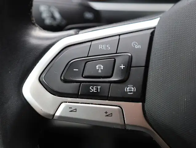 Volkswagen Tiguan Allspace view 21