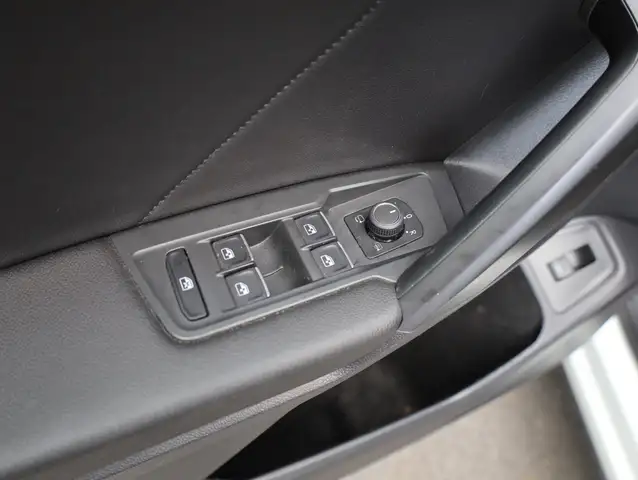 Volkswagen Tiguan Allspace view 19