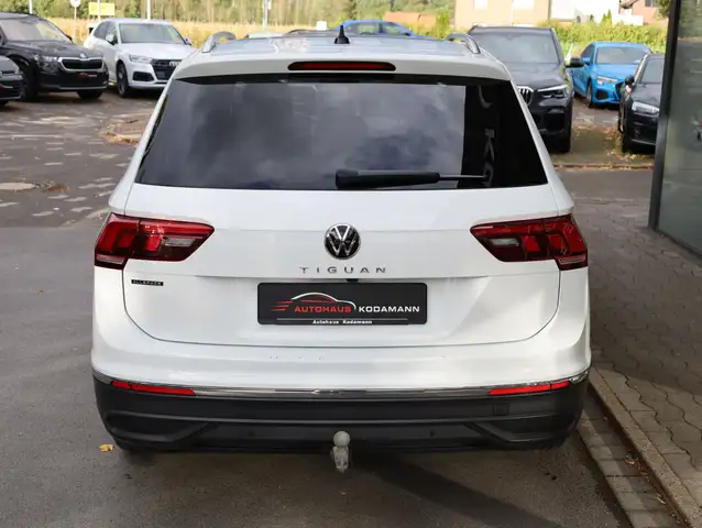 Volkswagen Tiguan Allspace view 9