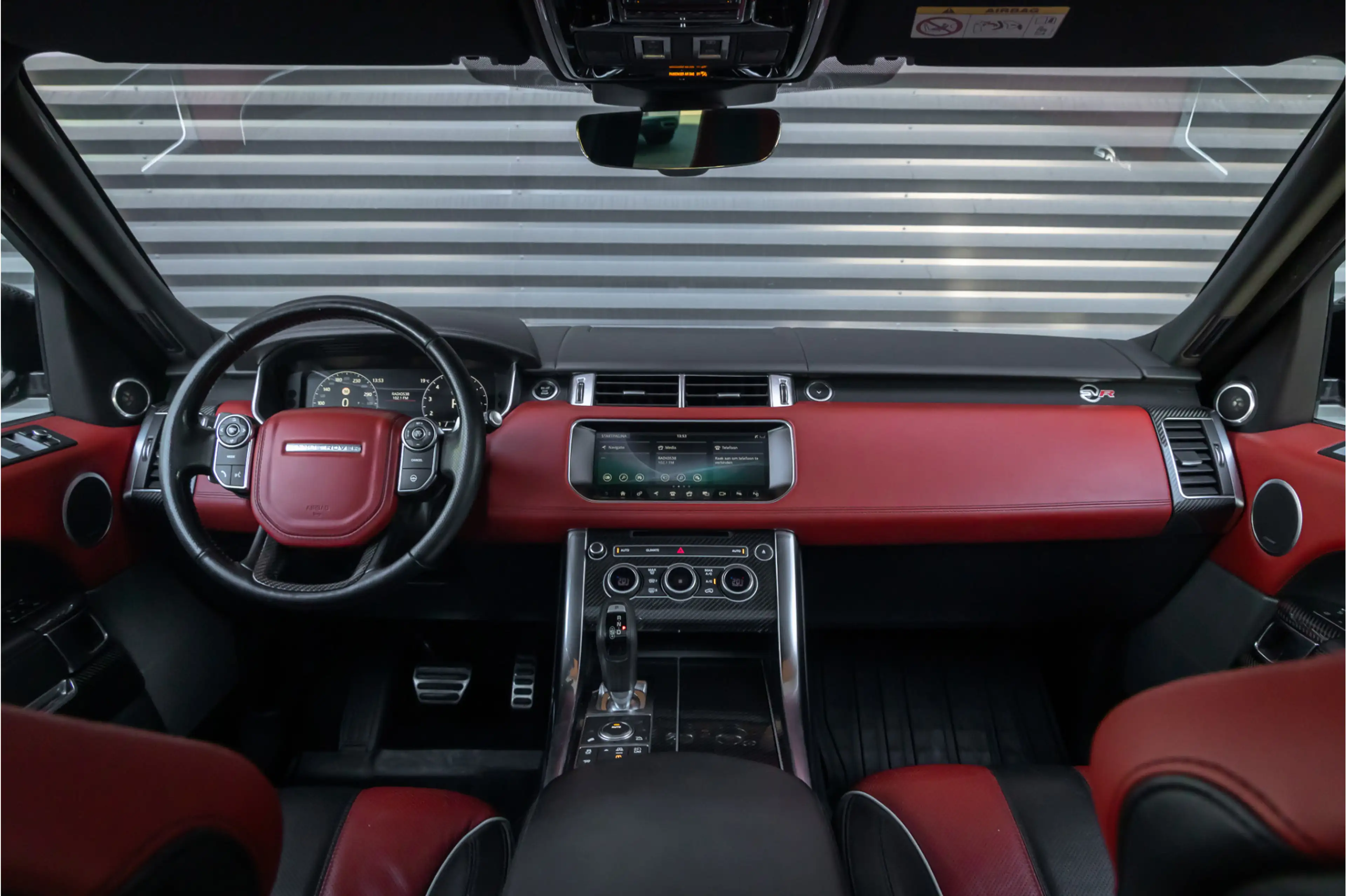 Land Rover Range Rover Sport 5.0 V8 Supercharged SVR — photo 20
