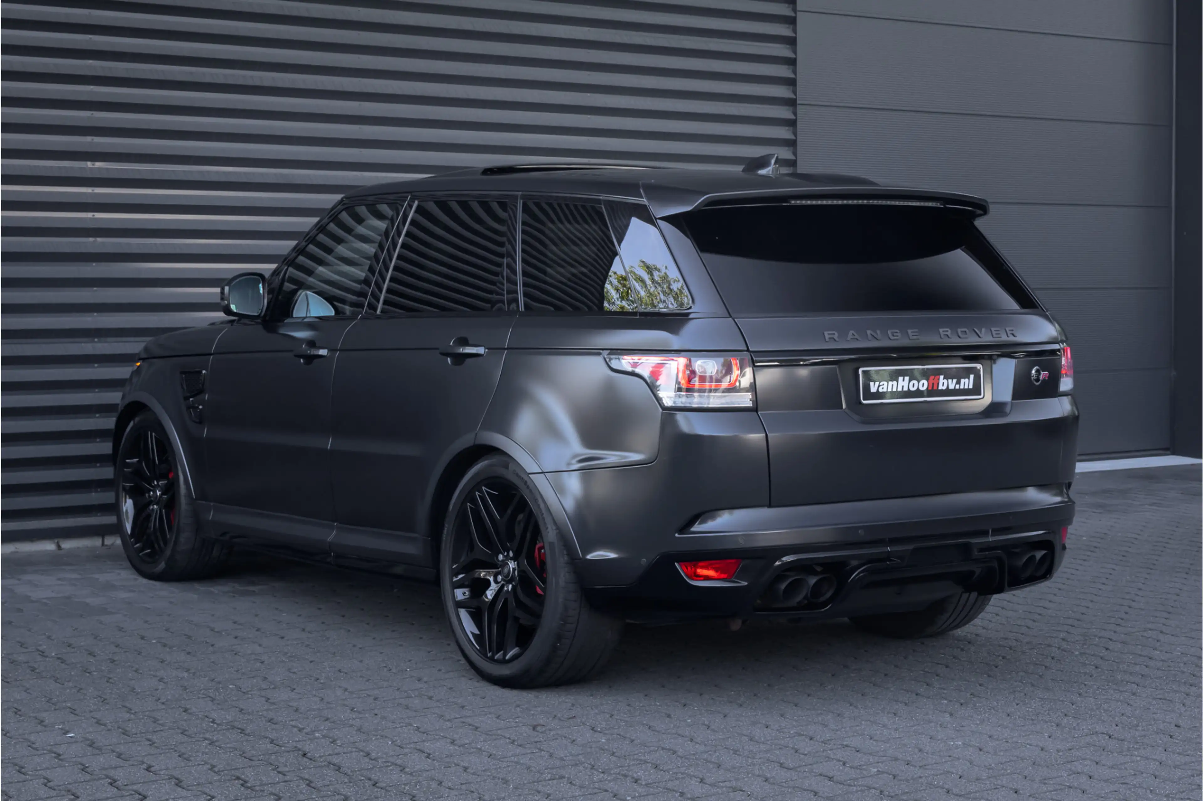 Land Rover Range Rover Sport 5.0 V8 Supercharged SVR — photo 23
