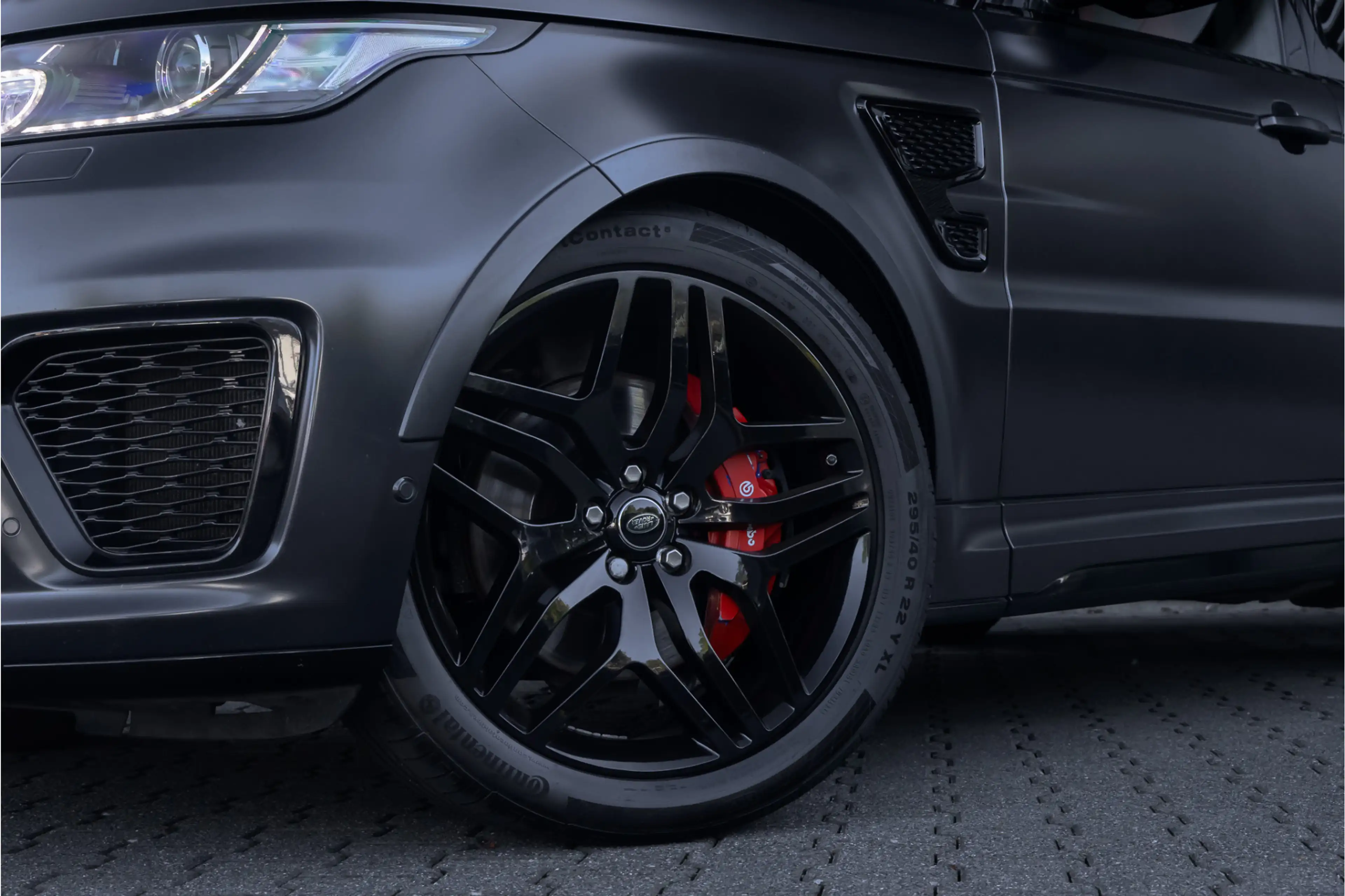 Land Rover Range Rover Sport 5.0 V8 Supercharged SVR — photo 27