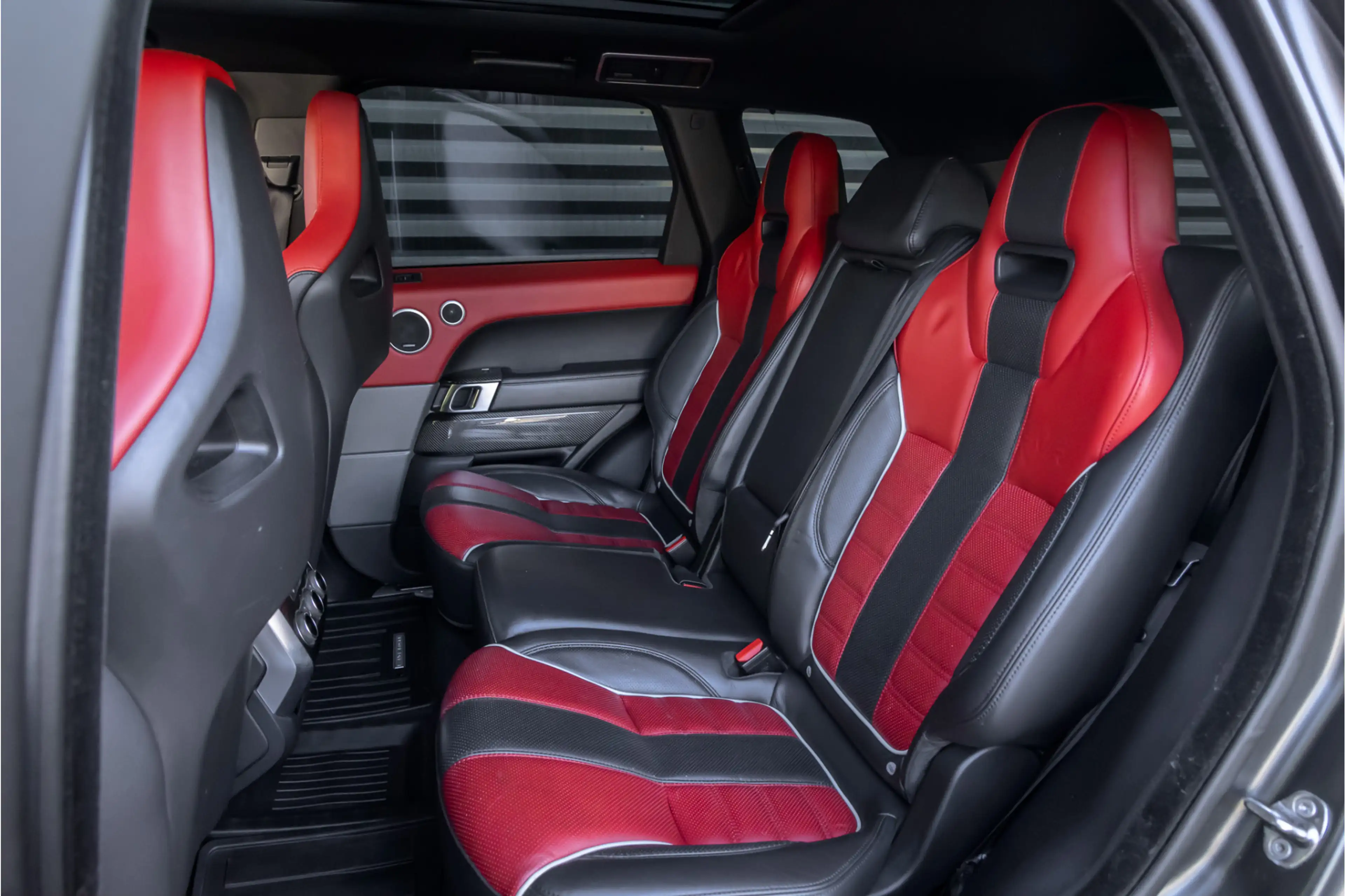Land Rover Range Rover Sport 5.0 V8 Supercharged SVR — photo 10