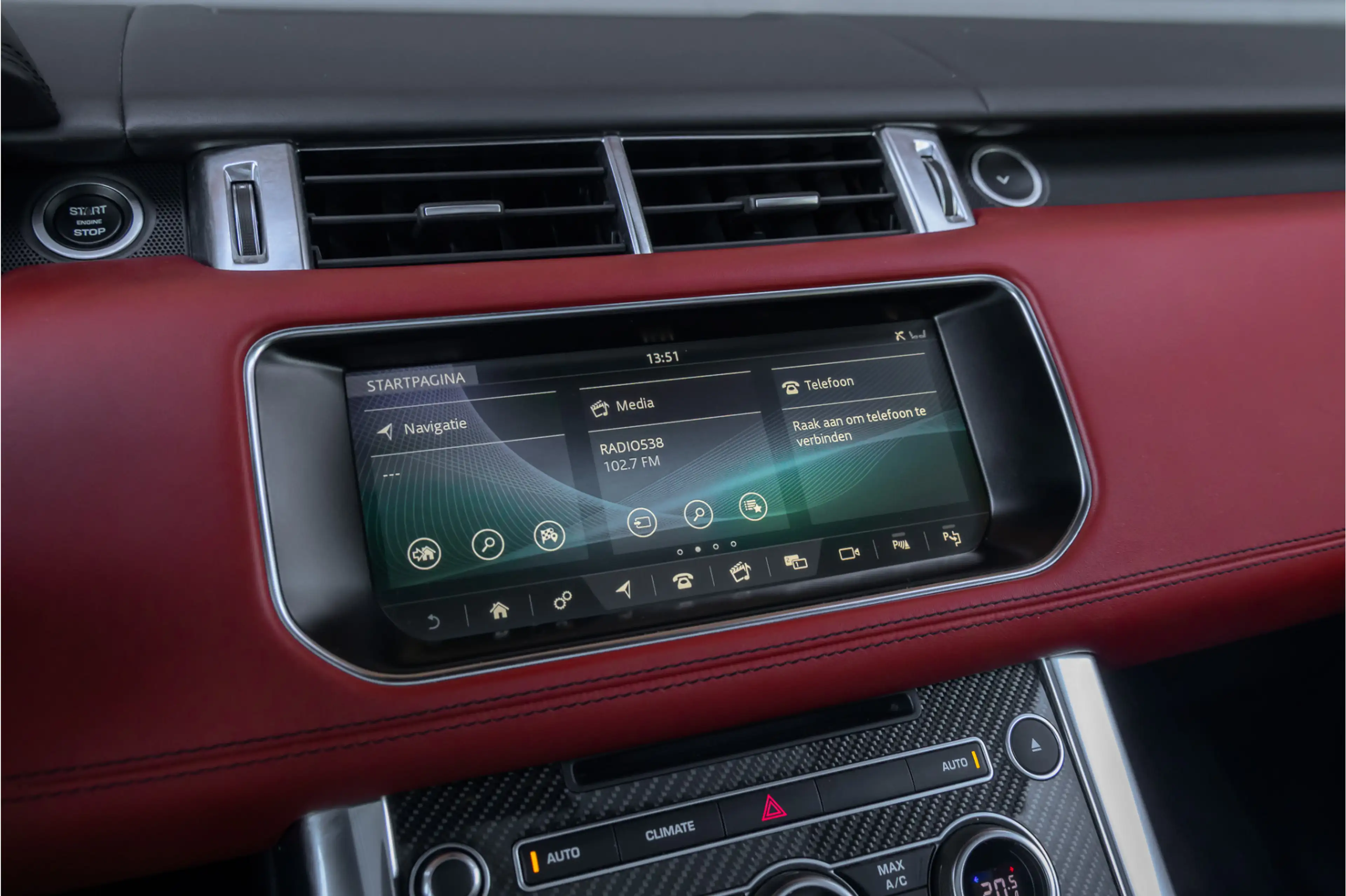 Land Rover Range Rover Sport 5.0 V8 Supercharged SVR — photo 16