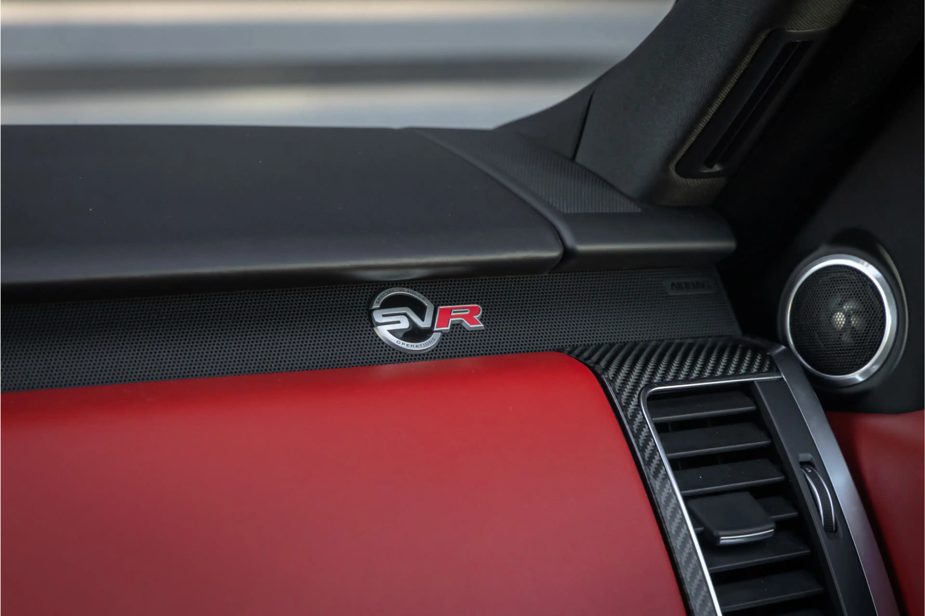 Land Rover Range Rover Sport 5.0 V8 Supercharged SVR — photo 48